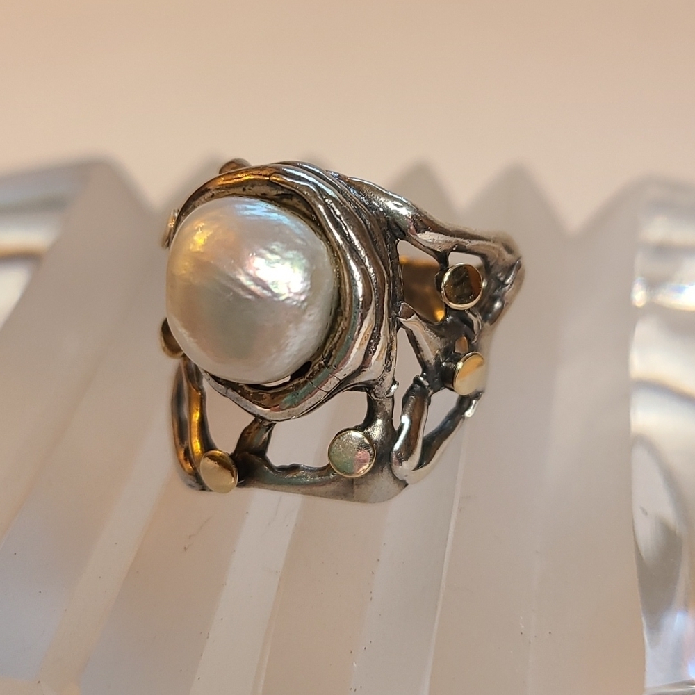 Sterling silver and pearl ring * an unusual beauty!  Size 7 3/4 approx